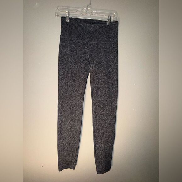 Old Navy Go Dry Charcoal Leggings Medium - Picture 1 of 7